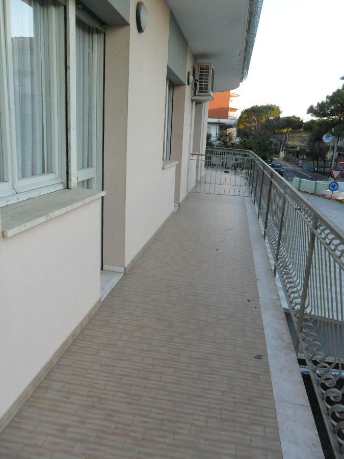 Vacanzemarecervia Appartamenti Terzo Piano Bagian luar foto